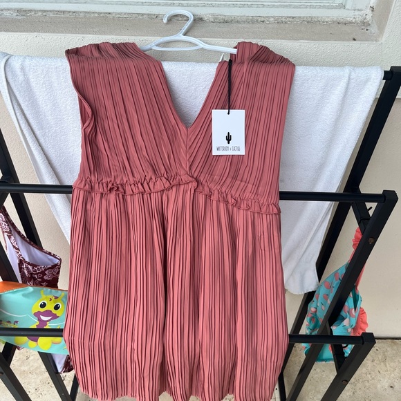 Small rose gold. whiteroom and cactus dress. From Vici. Never worn - Picture 3 of 5